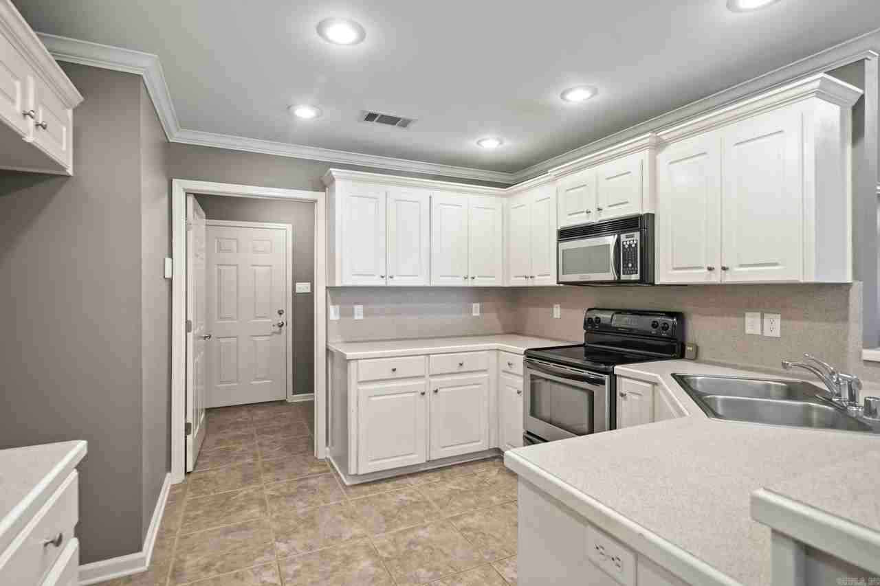 15 Ashlee Dr - Photo 6 of 18