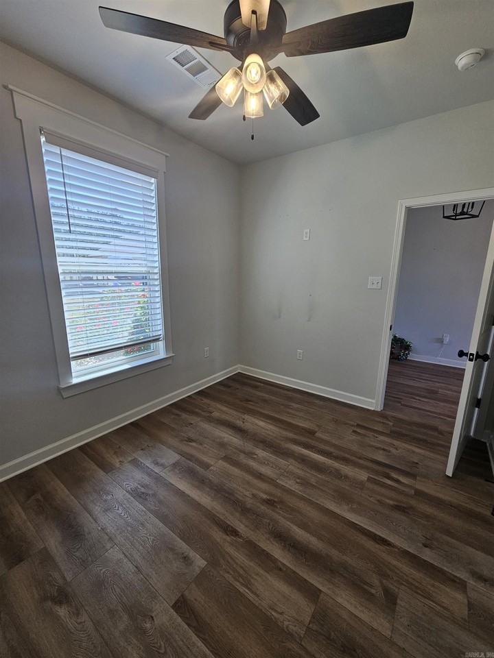 41 Ava Ln - Photo 4 of 34