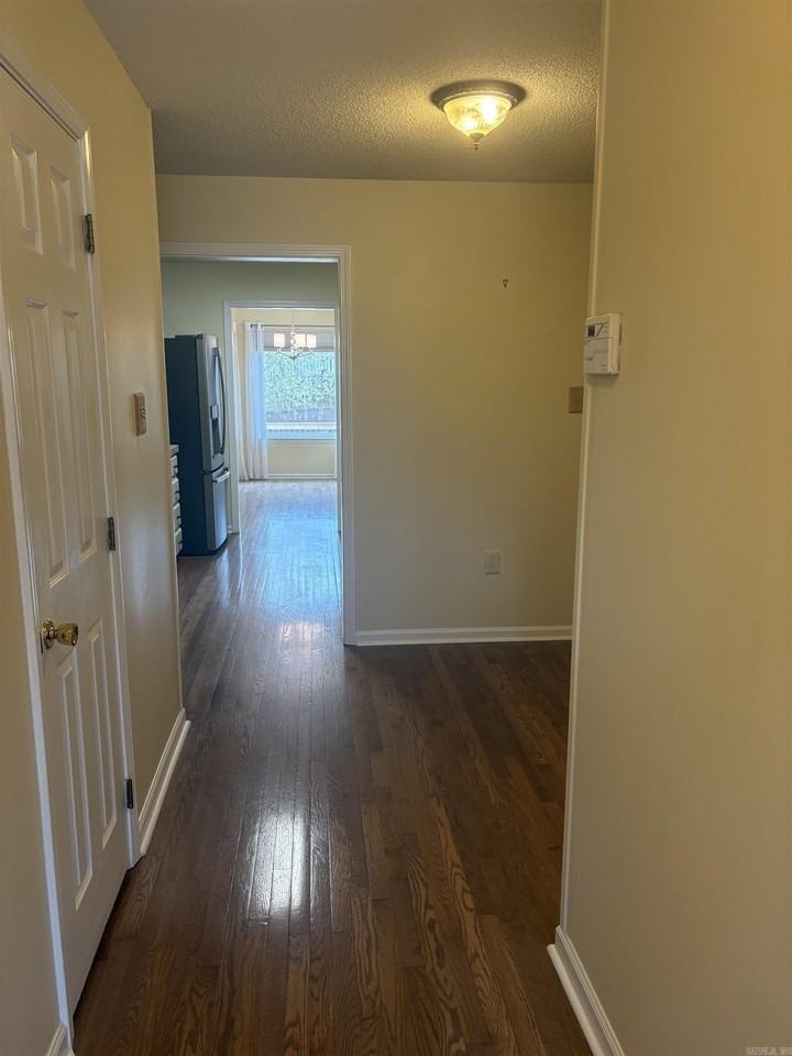 16 Forest Brook Ct - Photo 4 of 22