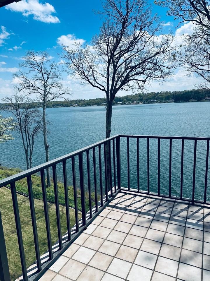 4336 Lakeshore Ln - Photo 3 of 14