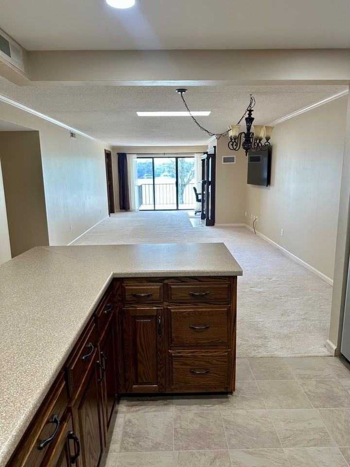 4336 Lakeshore Ln - Photo 7 of 14