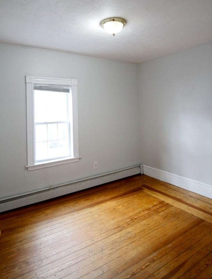 11-15 America Street - Photo 2 of 8