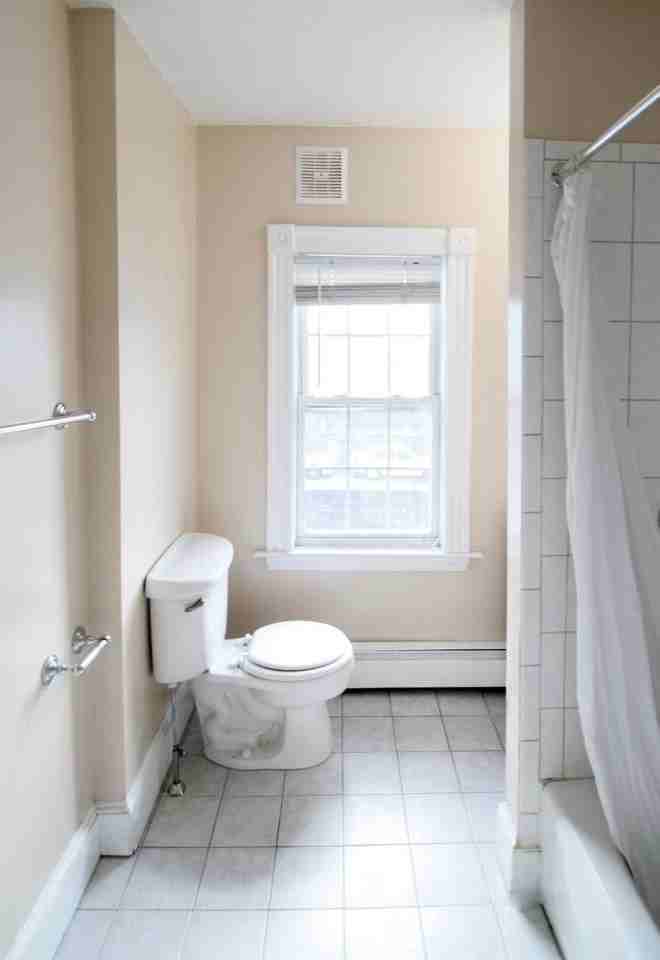 11-15 America Street - Photo 3 of 8