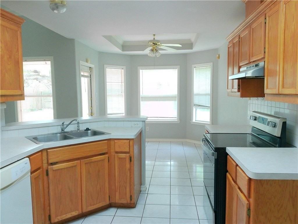 6117 Jessica Dr - Photo 4 of 21