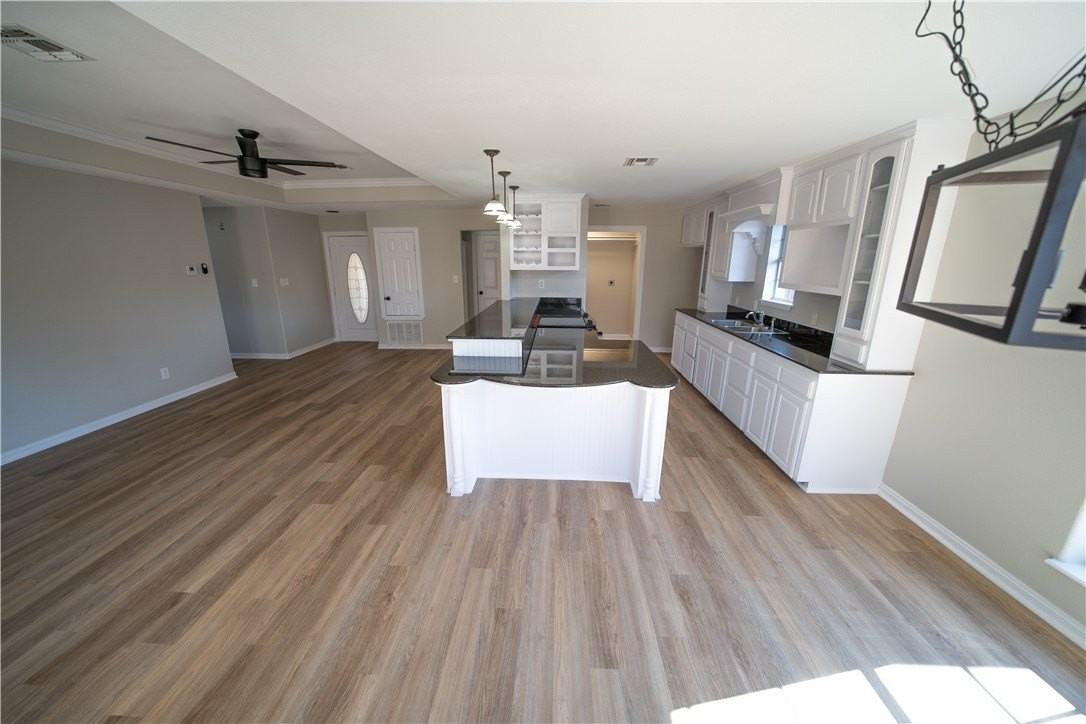 3721 N Creek Cir - Photo 3 of 33