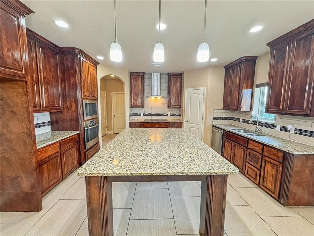 1832 Bay Landing Dr - Photo 2 of 24