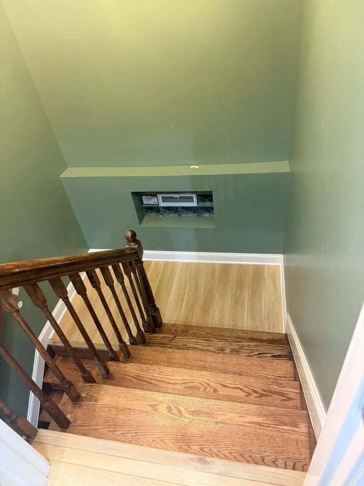 524 S Oakley Ave - Photo 3 of 7