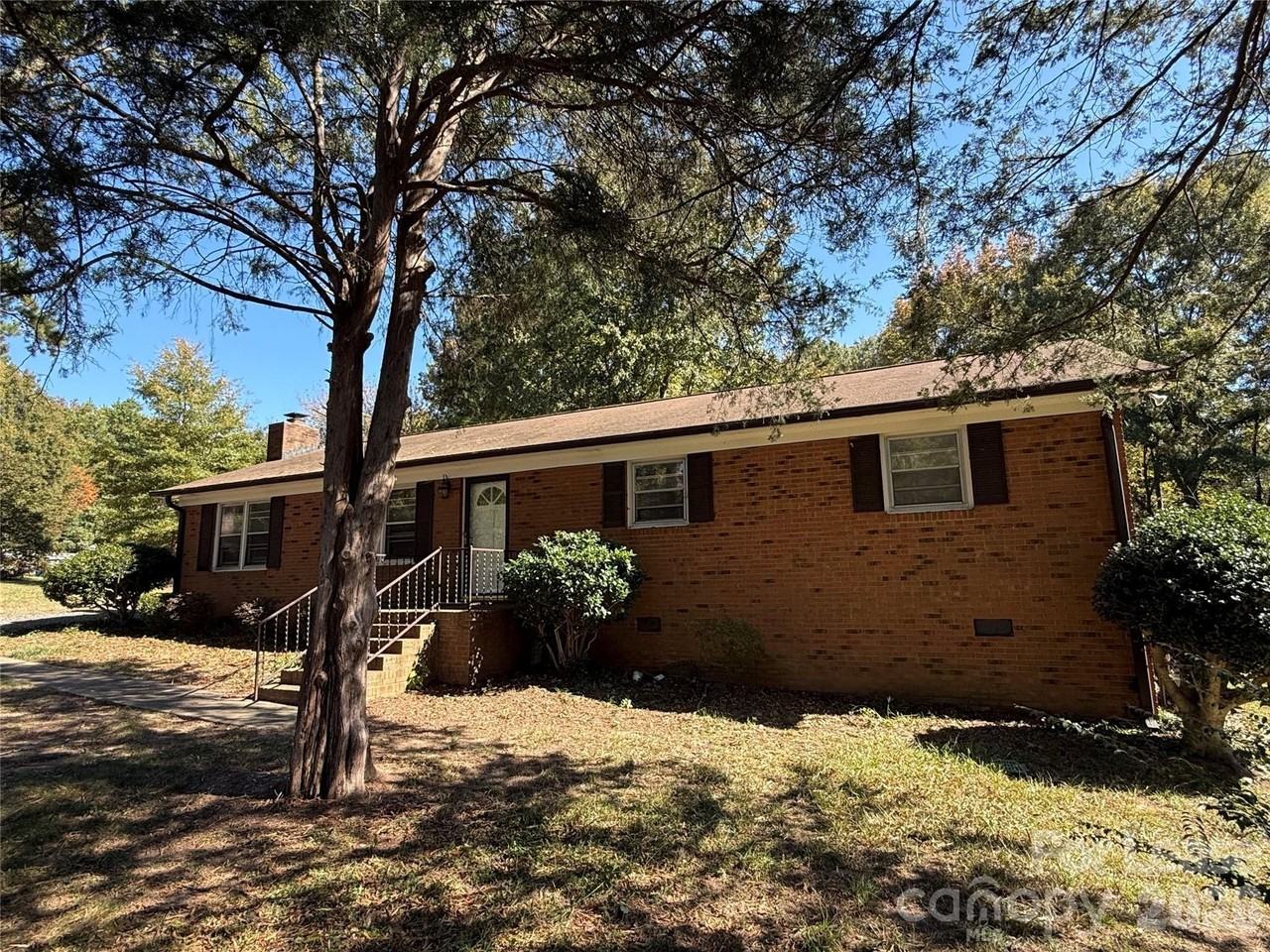 201 Allison Dr - Photo 3 of 30