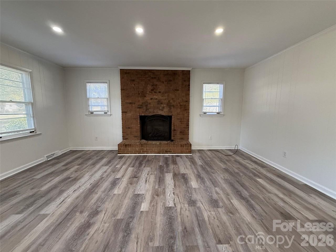 201 Allison Dr - Photo 7 of 30