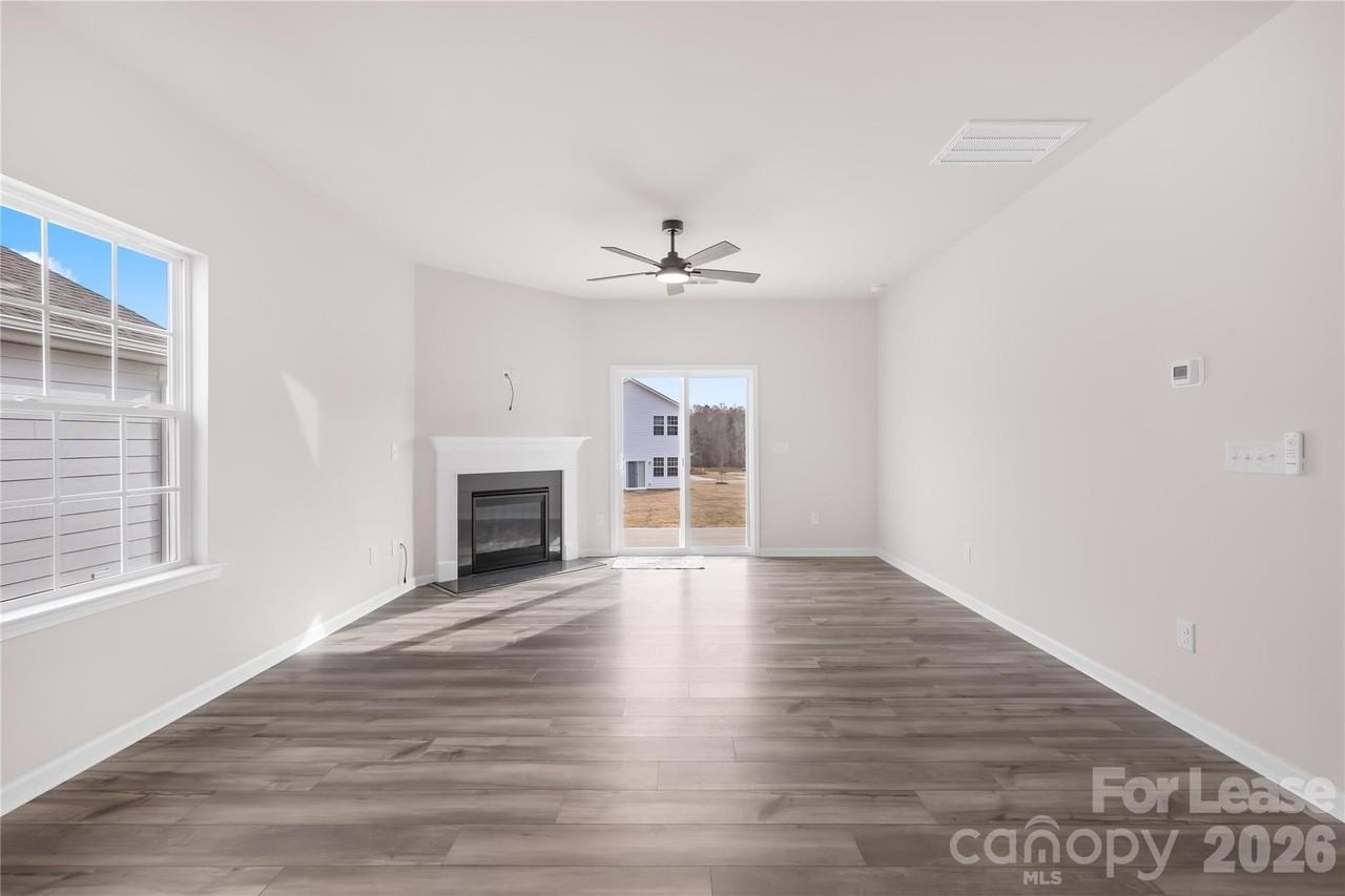 1609 Swallow Tail Dr - Photo 6 of 33