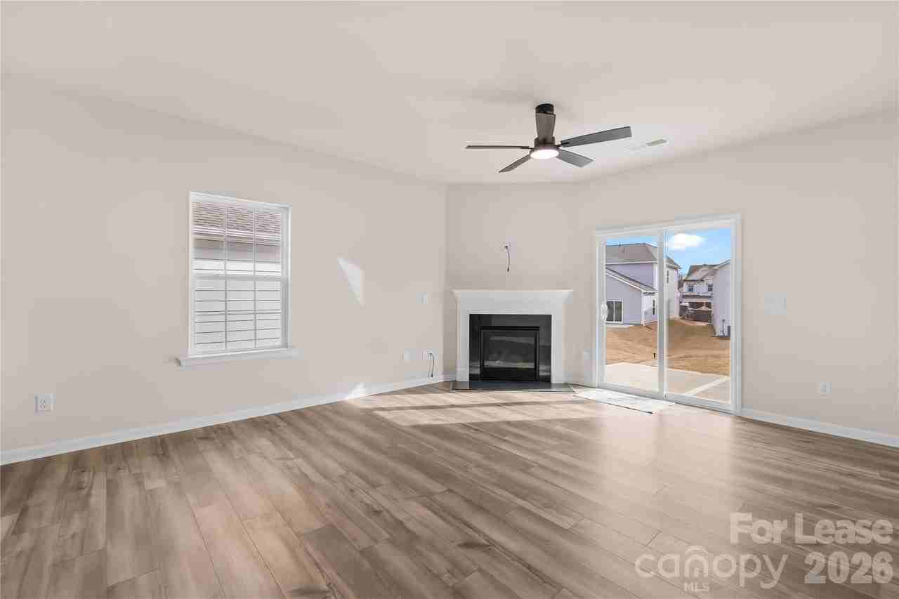 1609 Swallow Tail Dr - Photo 7 of 33