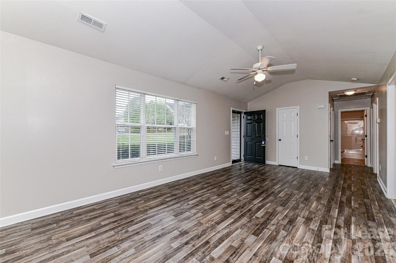 7159 Marlin St - Photo 6 of 32