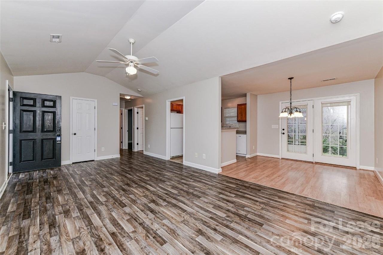 7159 Marlin St - Photo 7 of 32