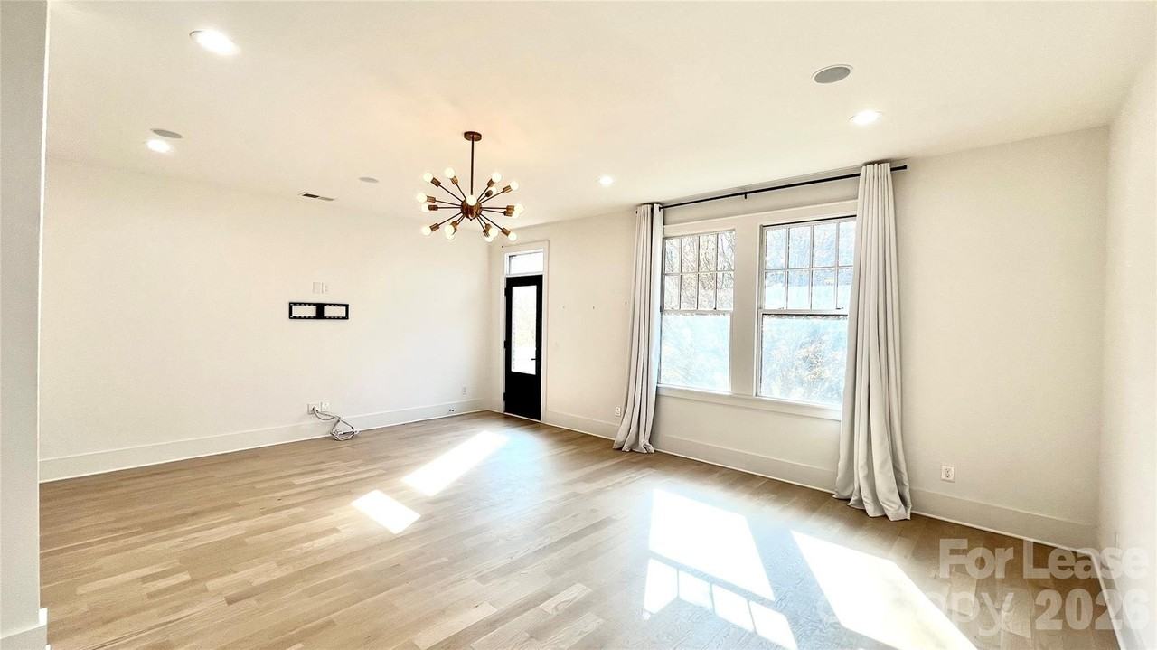 610 West Blvd - Photo 4 of 10