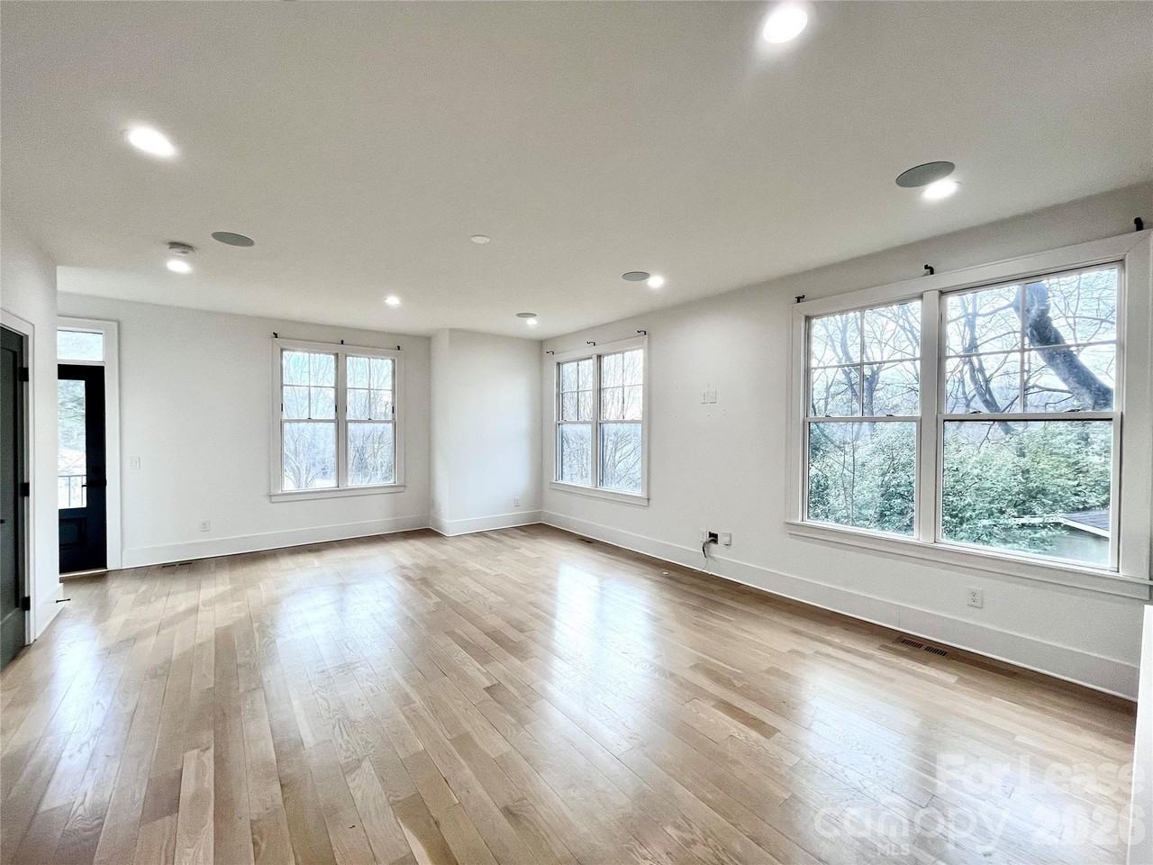 614 West Blvd - Photo 3 of 22