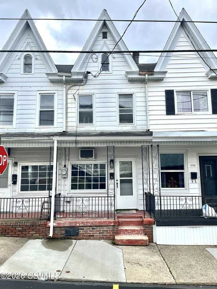 202 W 4th St - Photo 2 of 21