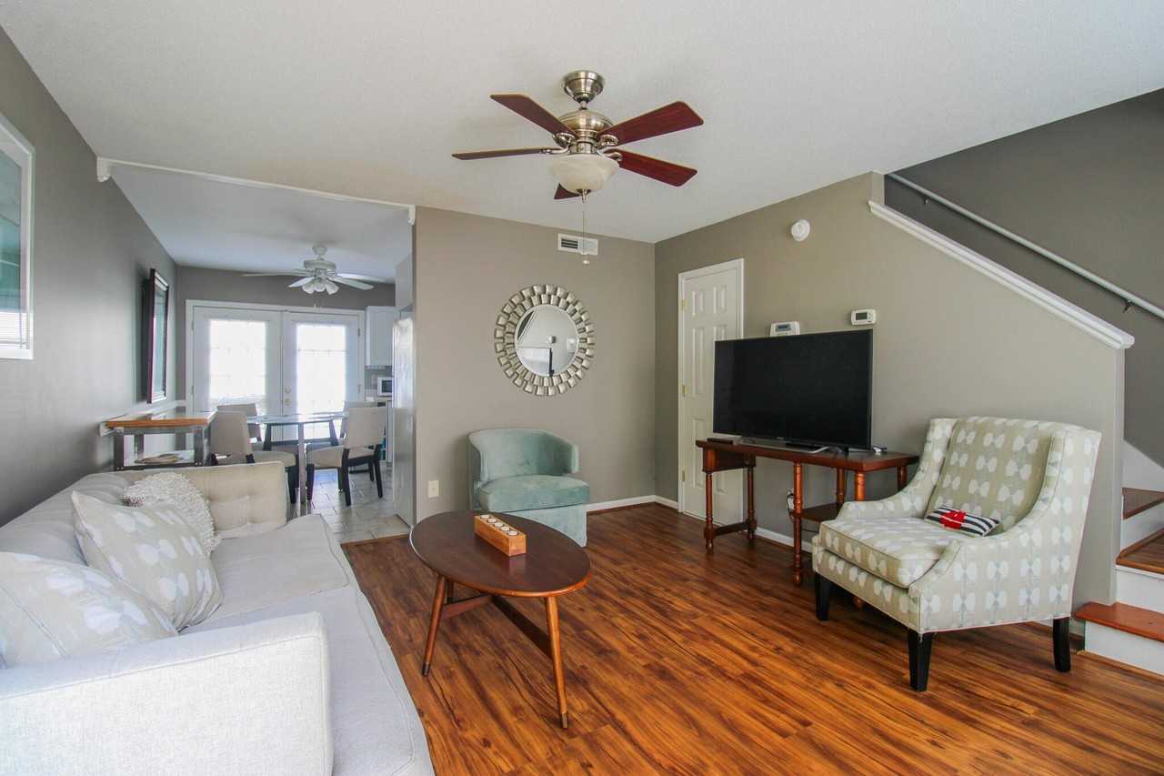 1423 Ashley River Rd Apt 2c #2C - Photo 3 of 17