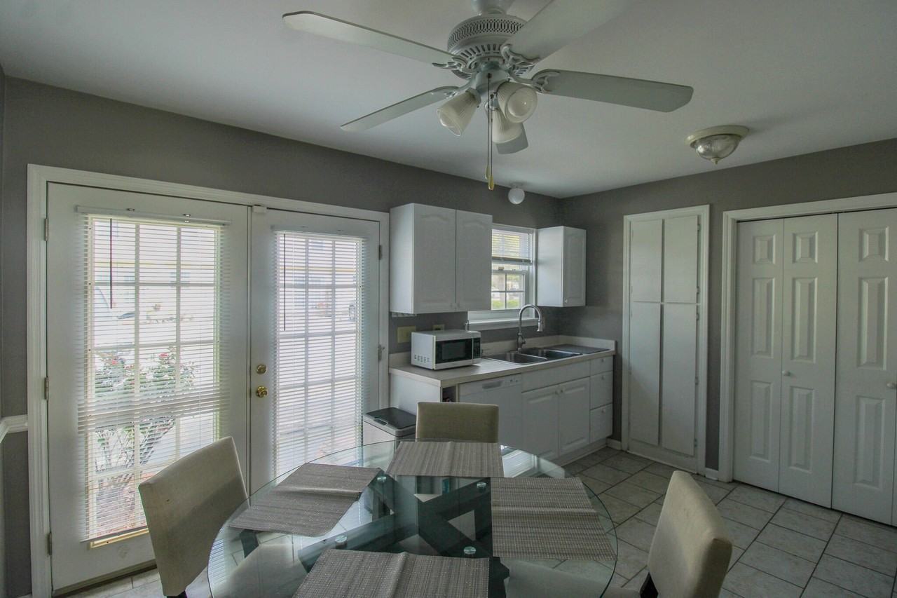 1423 Ashley River Rd Apt 2c #2C - Photo 5 of 17