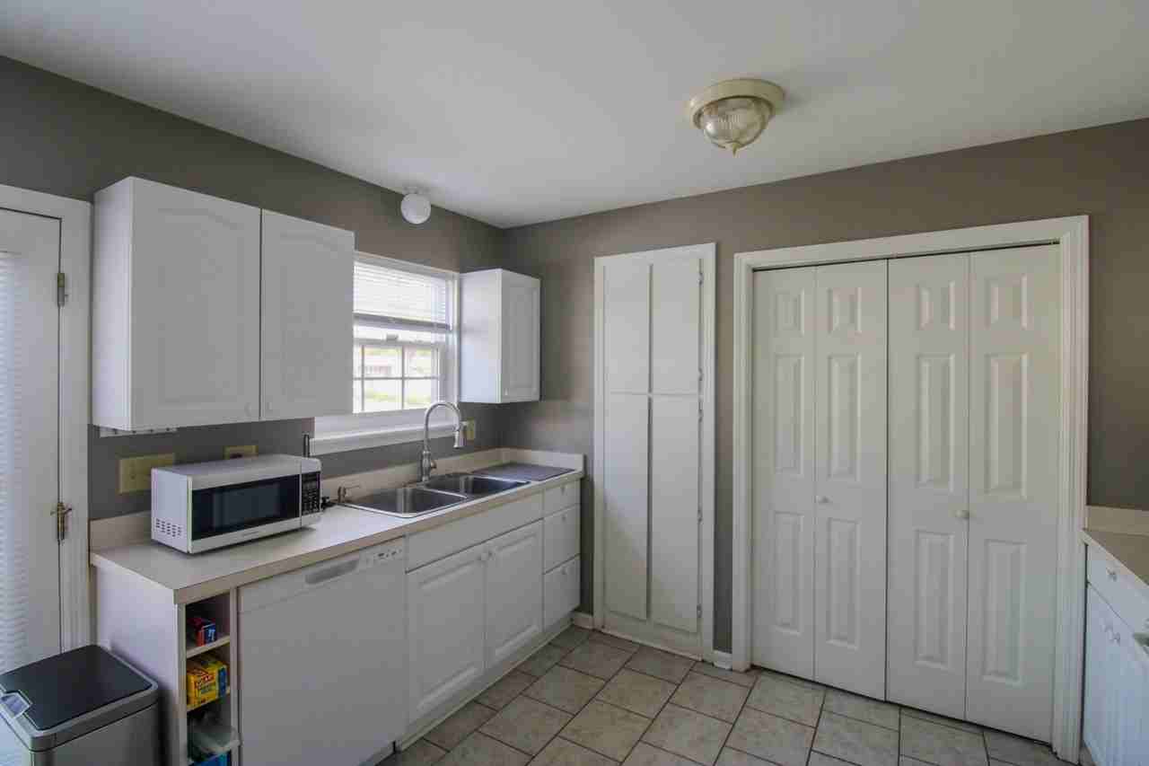 1423 Ashley River Rd Apt 2c #2C - Photo 7 of 17