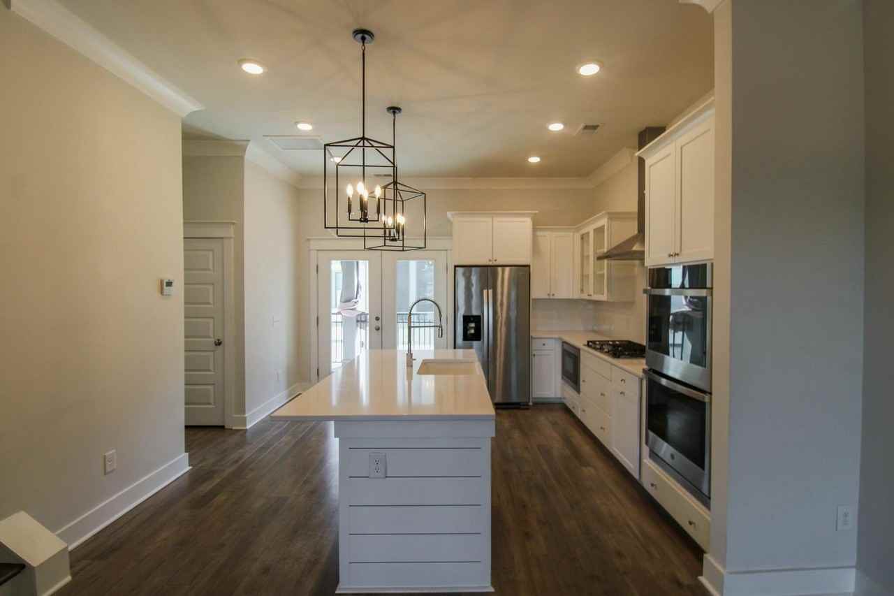 1624 Florentia St - Photo 7 of 27