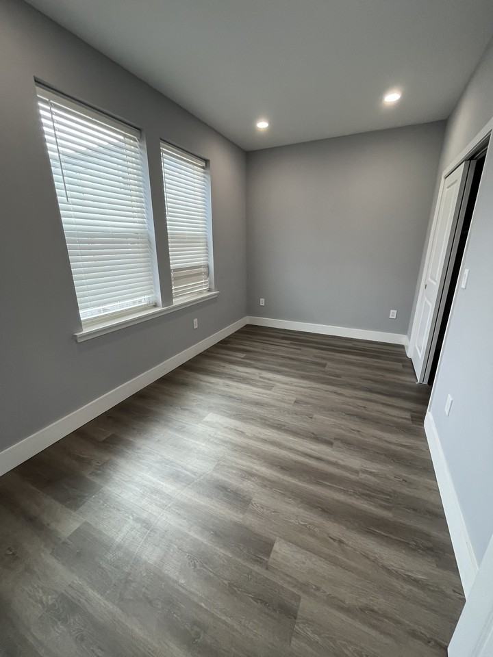 2838 Langston Place Southeast - Photo 4 of 6