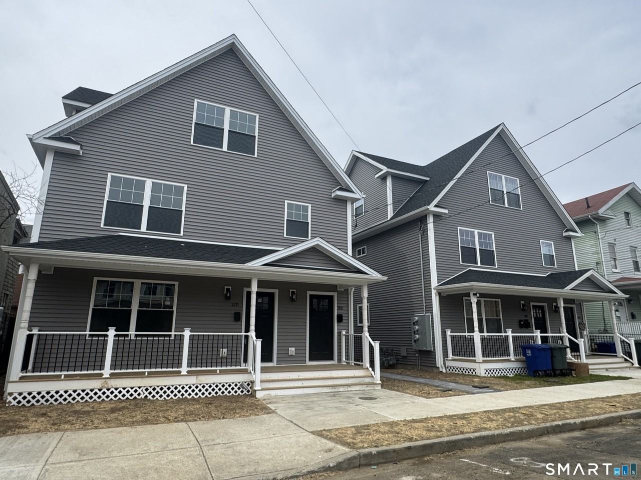 279 Harriet St - Photo 2 of 9