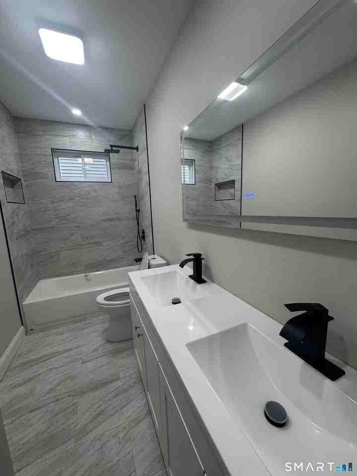 279 Harriet St - Photo 6 of 9