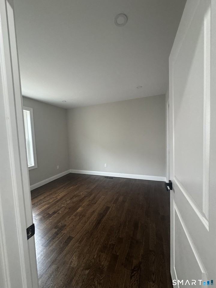 279 Harriet St - Photo 7 of 9