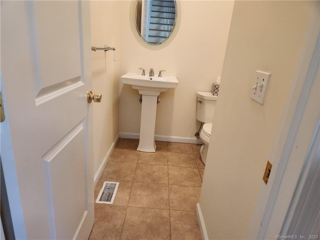 1 Oak Meadows Dr Unit 1 - Photo 5 of 15