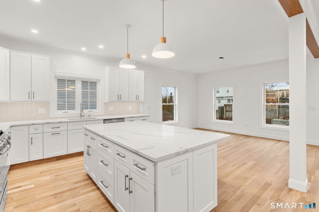 108 New England Ave - Photo 4 of 24