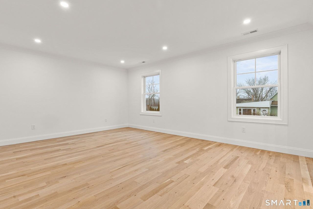 108 New England Ave - Photo 6 of 24