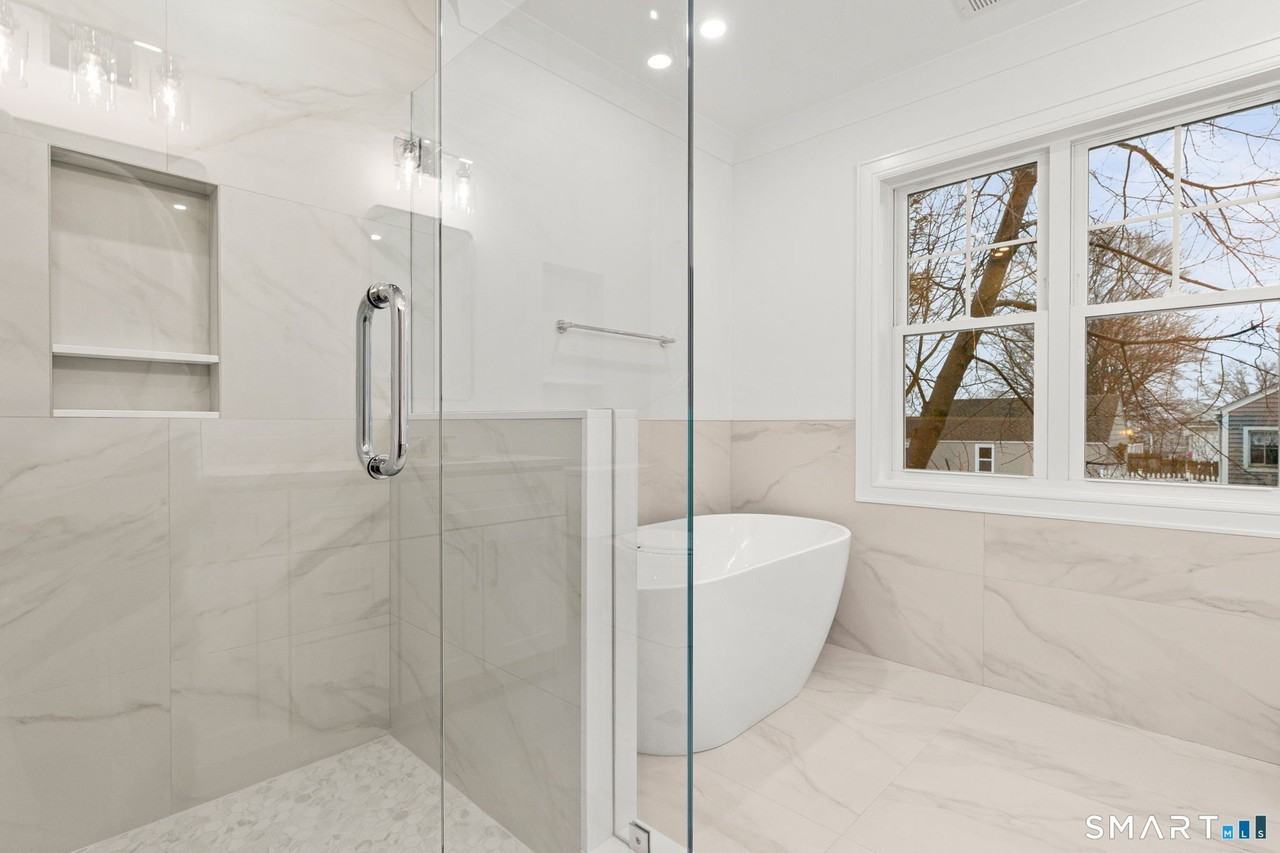 108 New England Ave - Photo 7 of 24