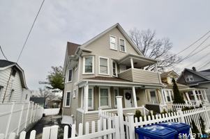 featured image of 32 Boston Ter 2nd Fl