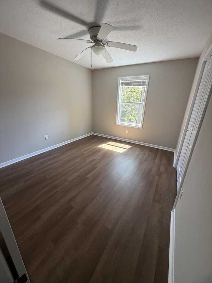 124 Hampton Dr - Photo 7 of 11