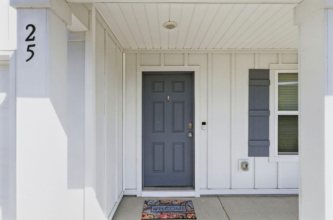 25 Riverwalk Xing - Photo 3 of 39