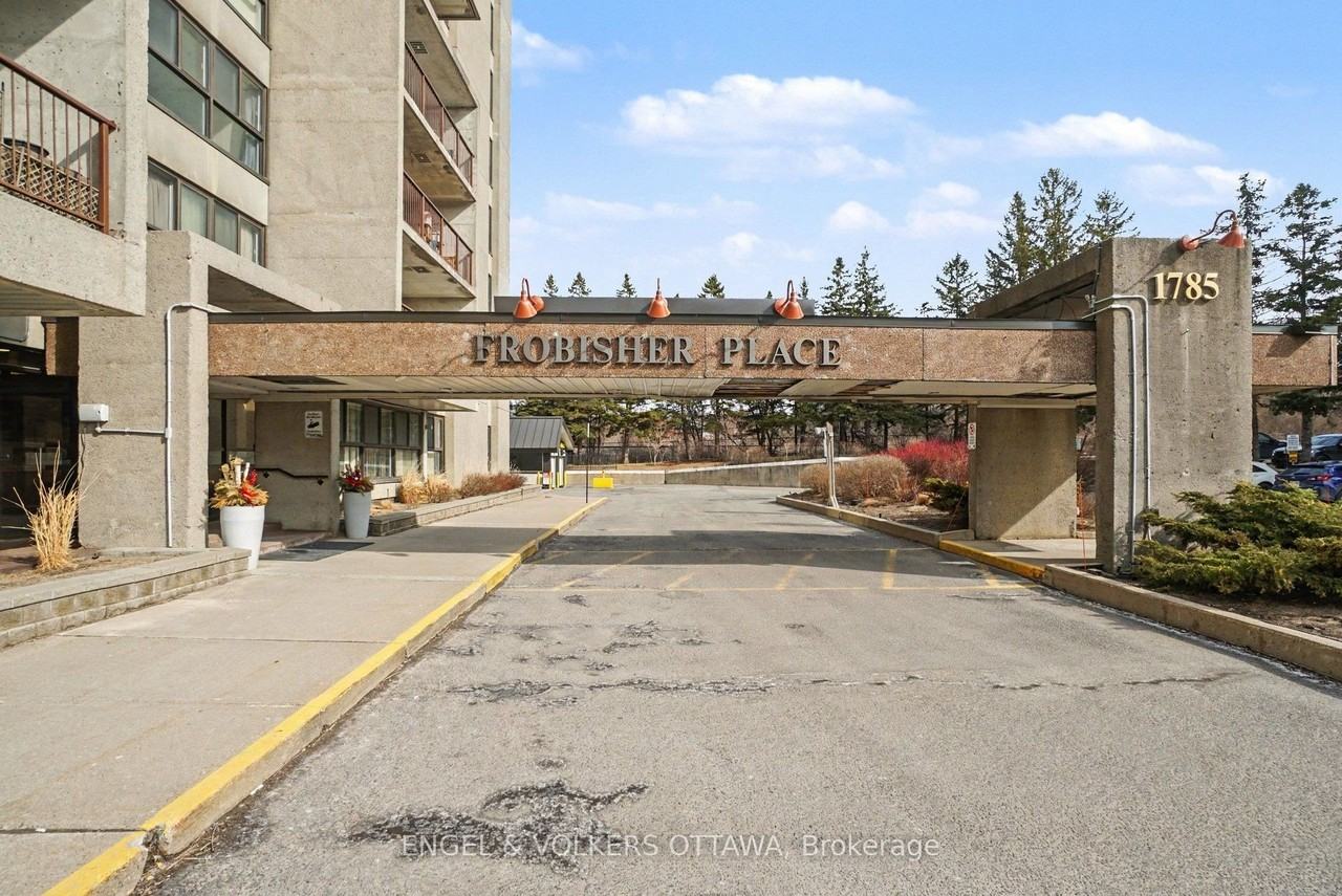 1785 Frobisher Lane - Photo 3 of 32