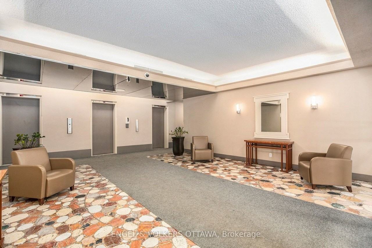 1785 Frobisher Lane - Photo 4 of 32