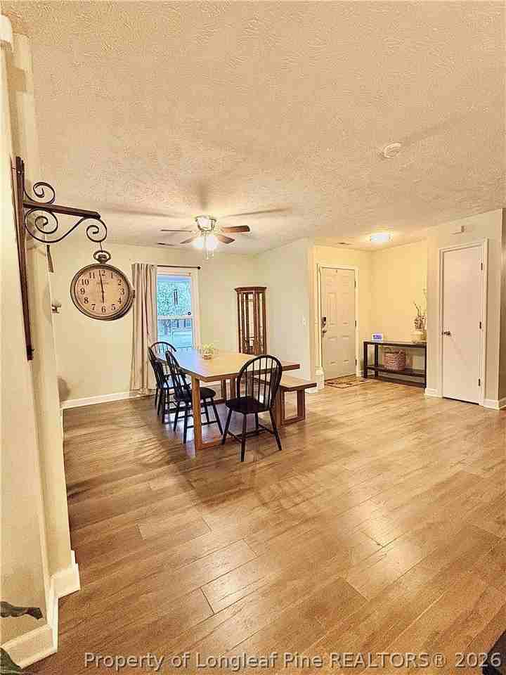 372 Woodberry Cir - Photo 3 of 13