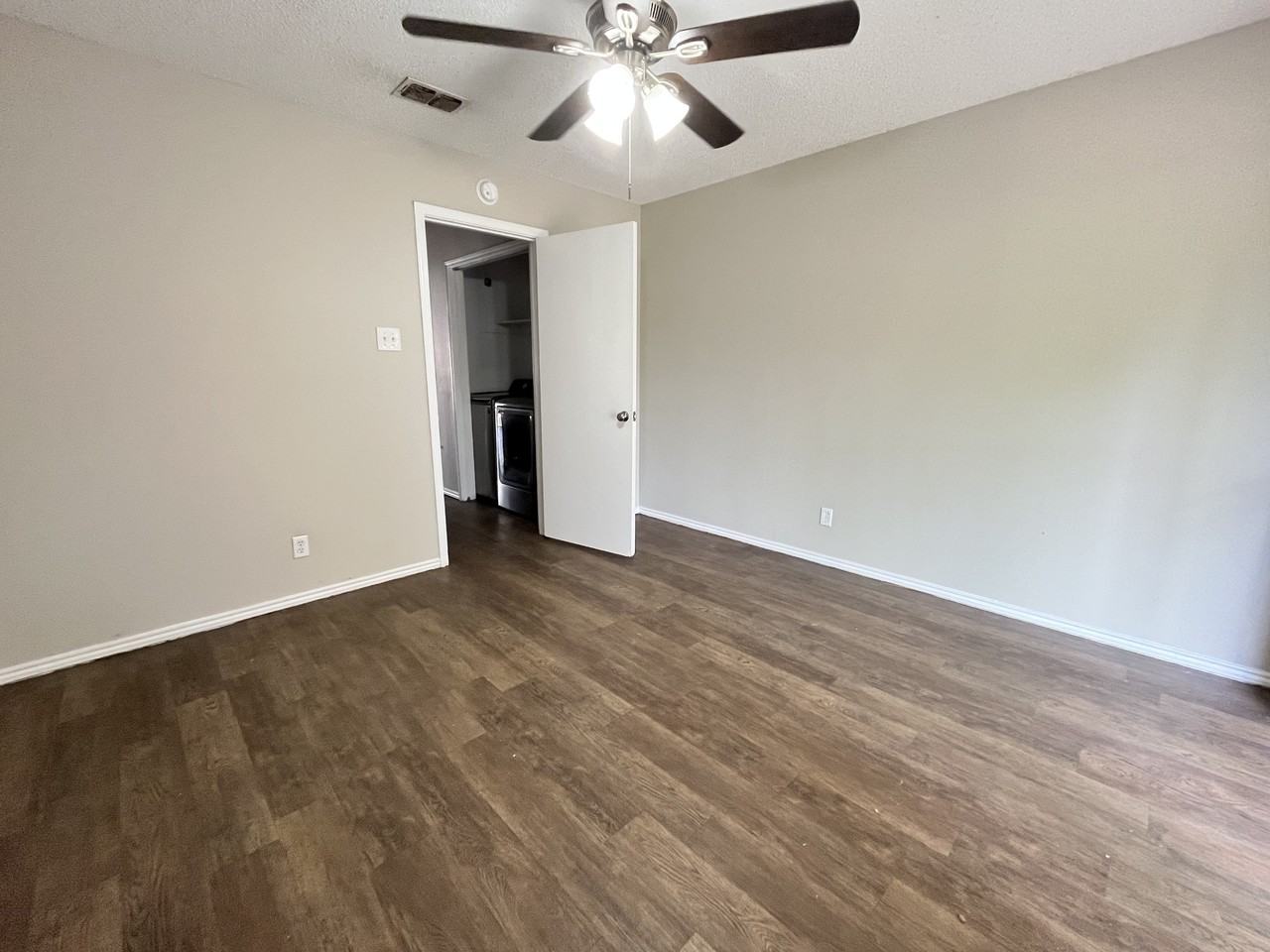 1554 Lahn Road - Photo 4 of 6