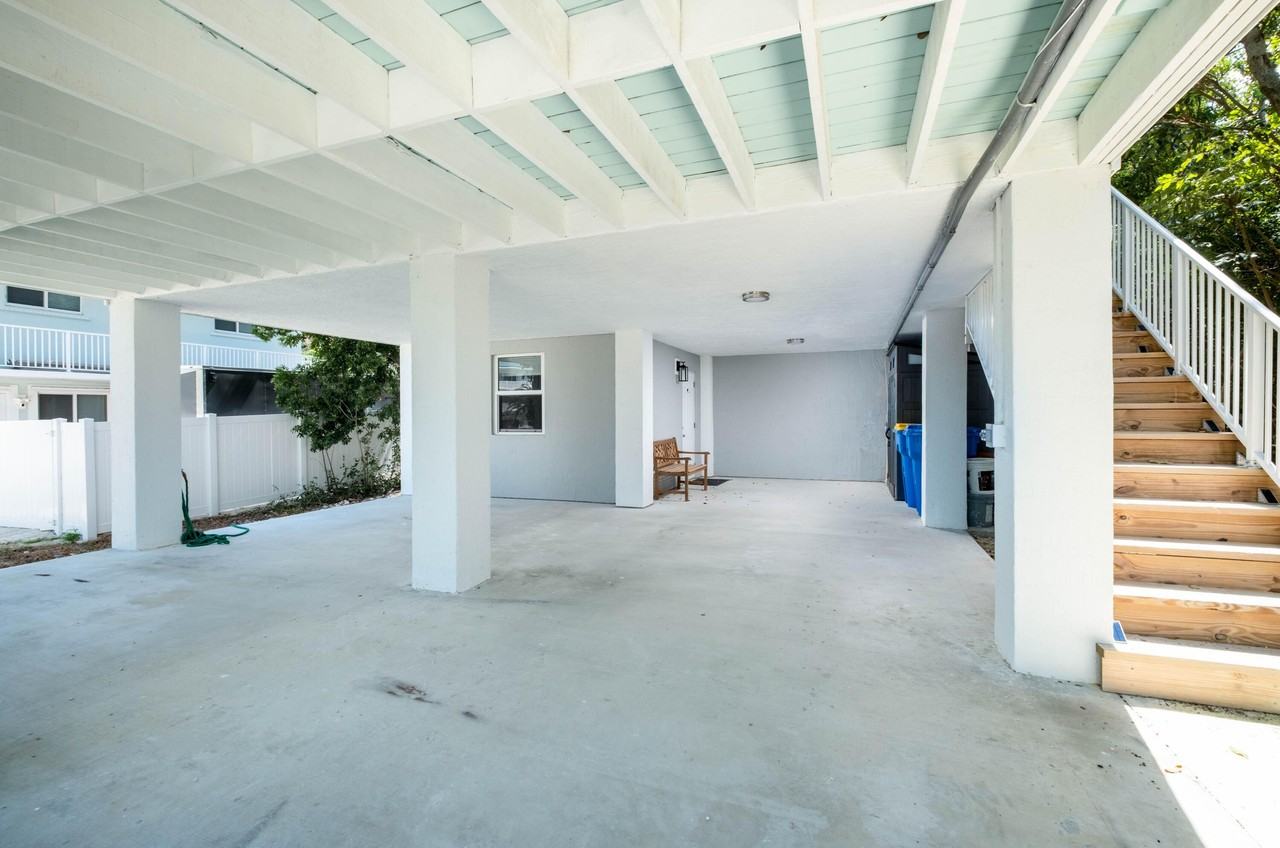 204 Coral Ave - Photo 4 of 28