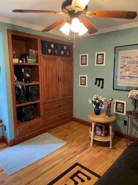 3666 Lakewood Ct Unit B - Photo 3 of 12