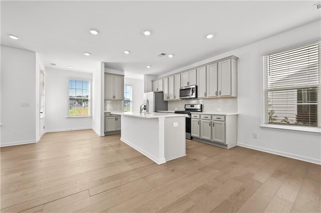 4541 Encore Blvd - Photo 7 of 39