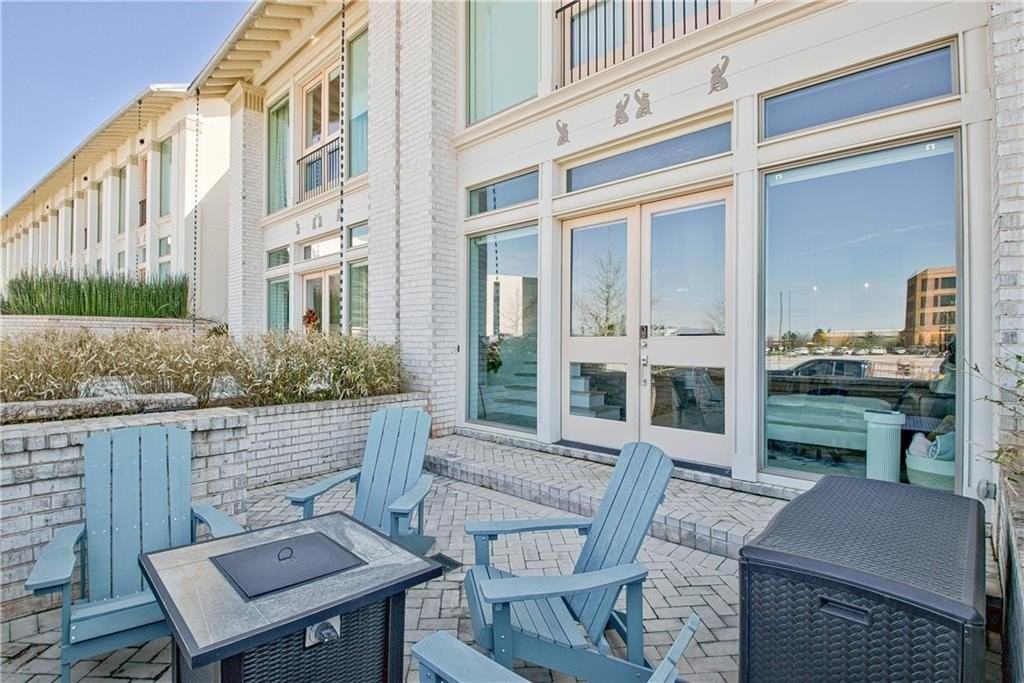 580 Heatherden Ave - Photo 2 of 40