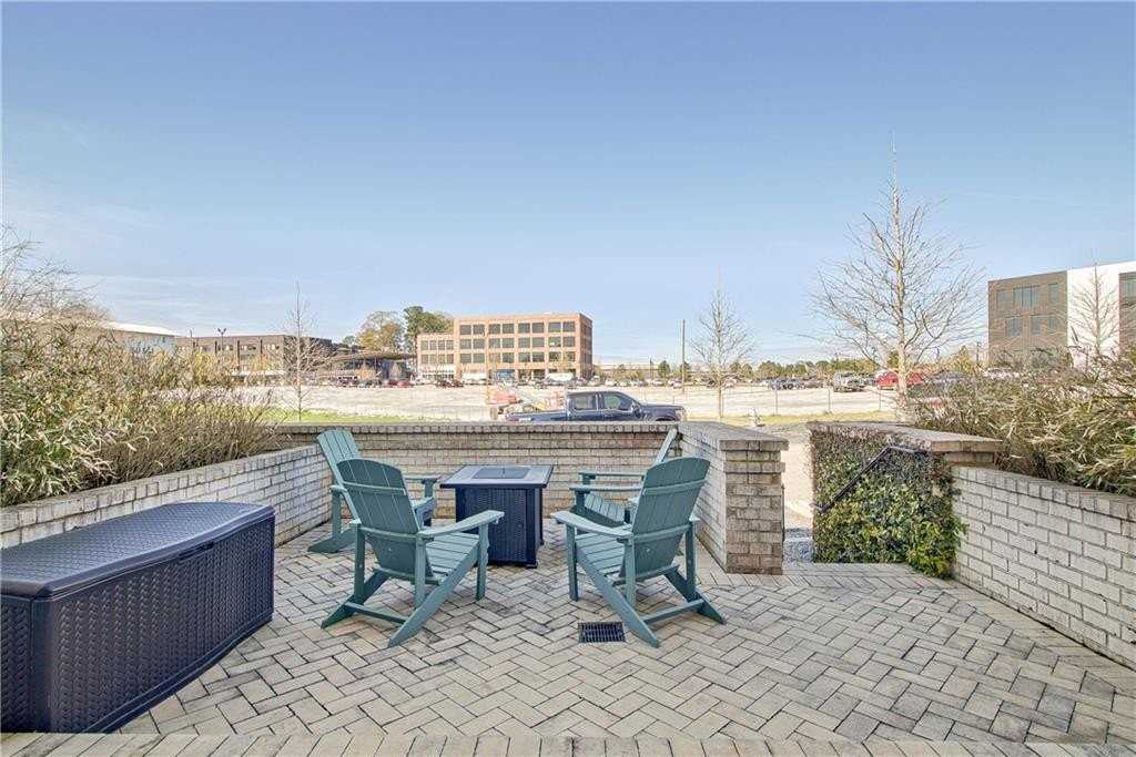 580 Heatherden Ave - Photo 3 of 40