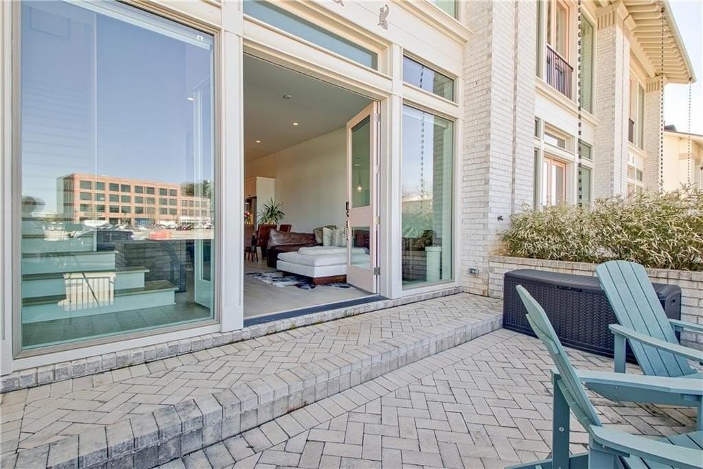 580 Heatherden Ave - Photo 5 of 40