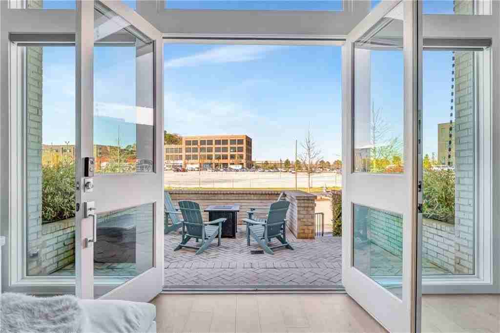 580 Heatherden Ave - Photo 7 of 40