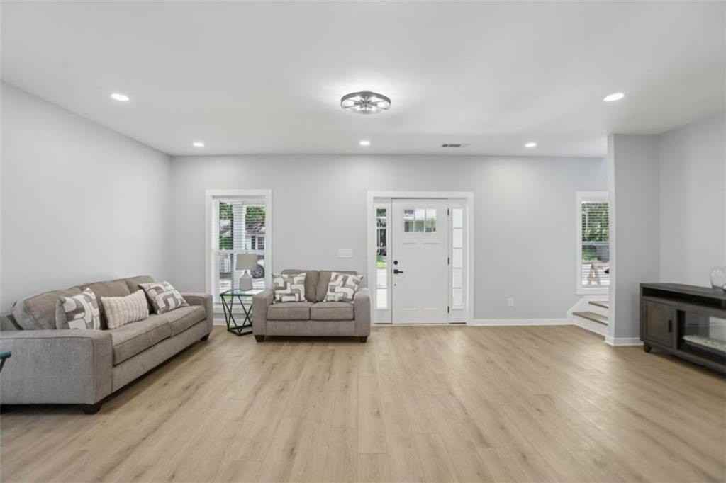 3189B Jackson St - Photo 3 of 13