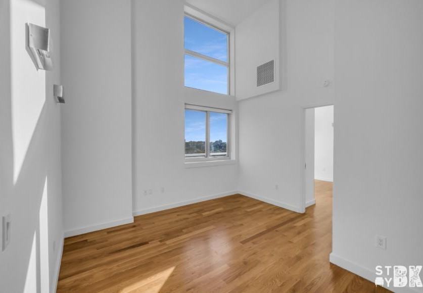 333 Greene Ave - Photo 4 of 10