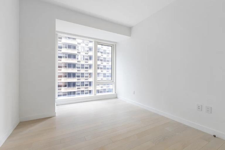 138 E 50th St - Photo 3 of 9