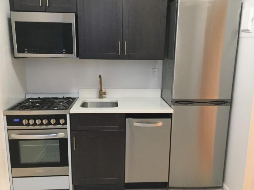 112 W 72nd St - Photo 6 of 7